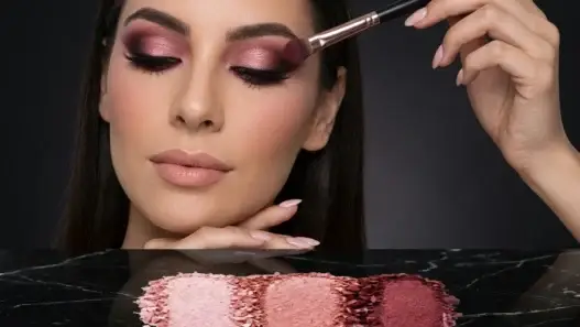 Tendencias de Maquillaje Primavera-Verano 2026: El Look Natural que te Favorece
