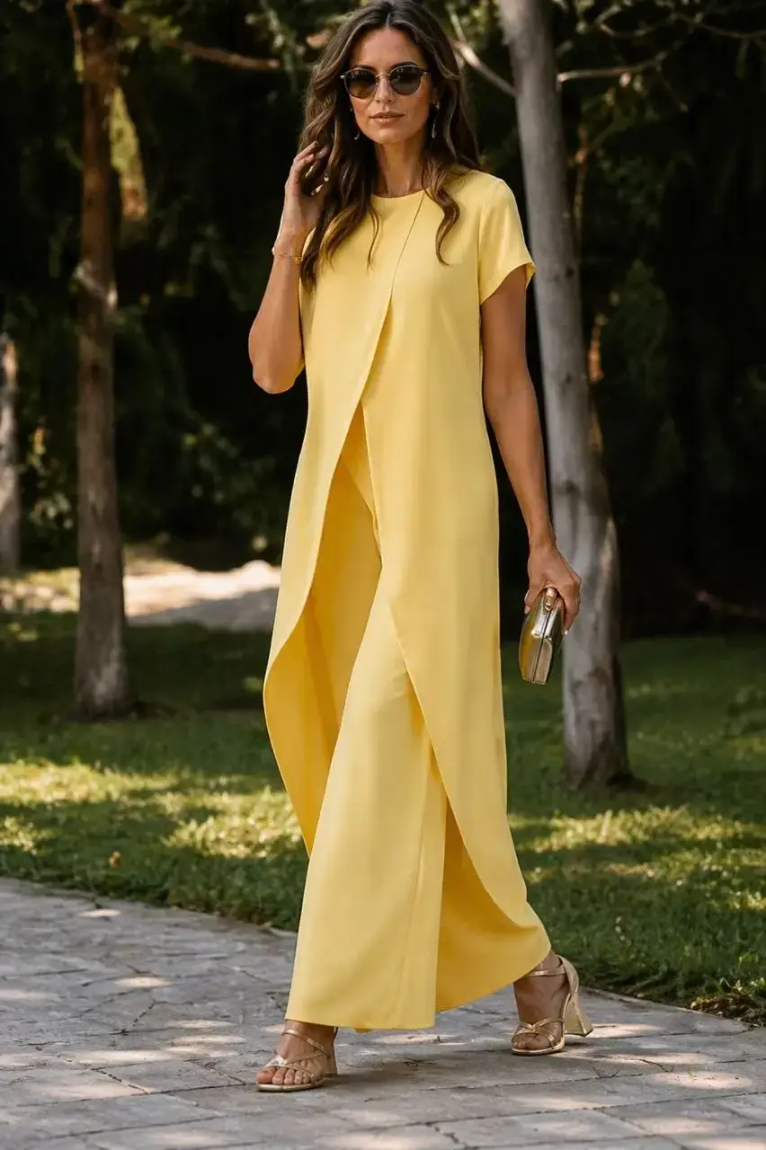 Look 2: Elegancia contemporánea en amarillo suave